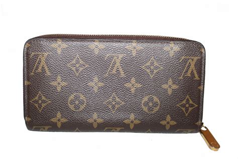 does louis vuitton make wallets in france